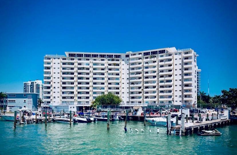 Deluxe Waterfront One Bedroom Apartment With Miami Skyline View, Free Parking 5 Mins Drive To Μαϊάμι Μπιτς Εξωτερικό φωτογραφία